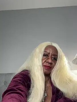 BreanaDivine online show from 02.22.25