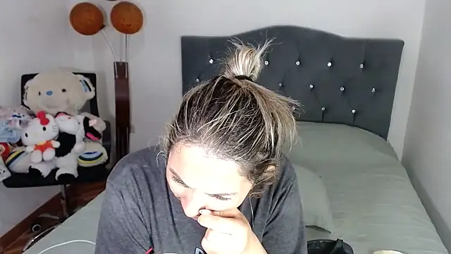 Chantal hott online show from 02.10.26