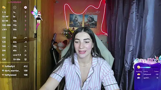 Snapshot of Fiery_Brunette_ chatting on 01.03.25 Fiery Brunette online show from 01.03.25