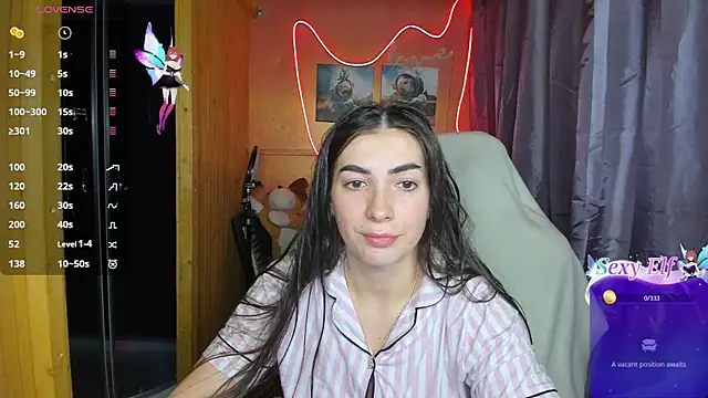 Snapshot of Fiery_Brunette_ chatting on 02.17.25 Fiery Brunette online show from 02.17.25