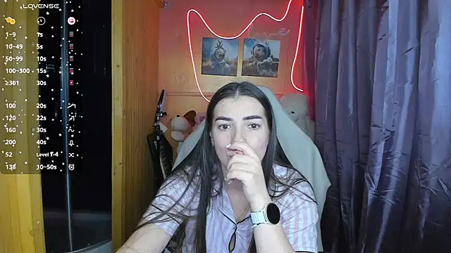 Snapshot of Fiery_Brunette_ chatting on 02.28.25 Fiery Brunette online show from 02.28.25