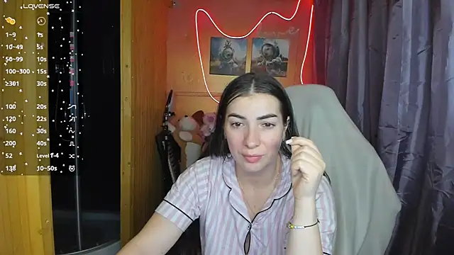 Snapshot of Fiery_Brunette_ chatting on 03.03.25 Fiery Brunette online show from 03.03.25