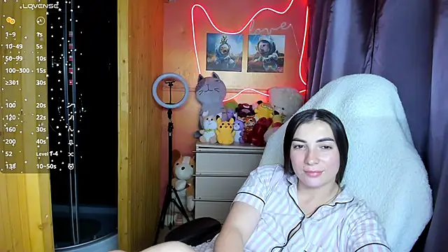 Snapshot of Fiery_Brunette_ chatting on 09.14.25 Fiery Brunette online show from 09.14.25