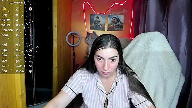 Snapshot of Fiery_Brunette_ chatting on 10.06.25 Fiery Brunette online show from 10.06.25