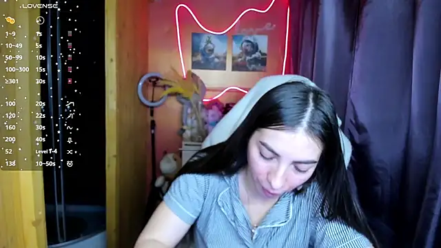 Fiery Brunette  online show from 11.17.25