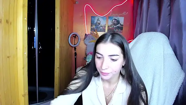 Fiery Brunette  online show from 04.28.26