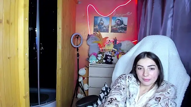 Fiery Brunette  online show from 04.30.26