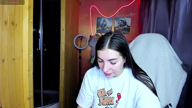 Fiery Brunette  online show from 05.22.26
