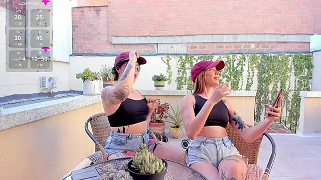Snapshot of Lauren-Rosse chatting on 05.09.26 Lauren-Rosse online show from 05.09.26