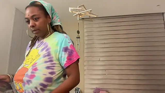 ChocolateCakeQueen online show from 02.08.25