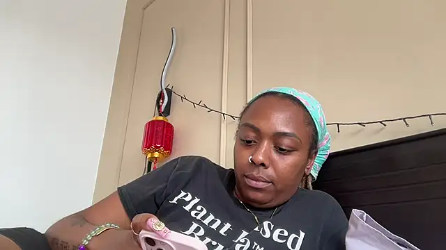 ChocolateCakeQueen online show from 02.09.25