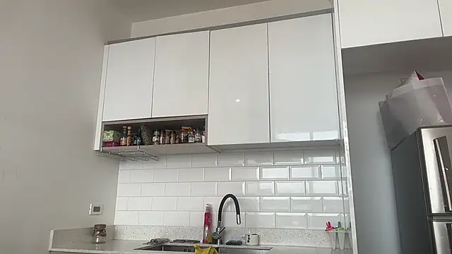 ChocolateCakeQueen online show from 02.14.25