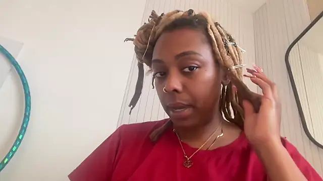 ChocolateCakeQueen online show from 02.17.25