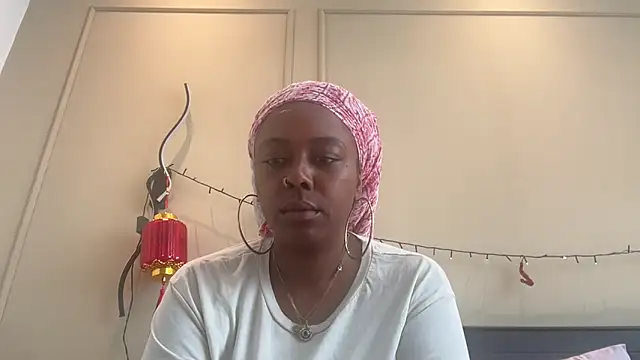 ChocolateCakeQueen online show from 02.27.25