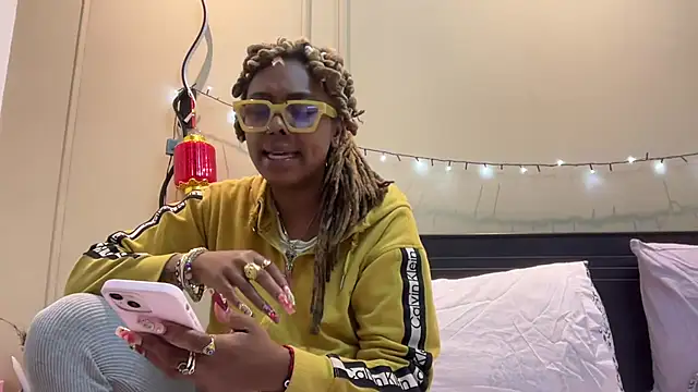 ChocolateCakeQueen online show from 03.09.25