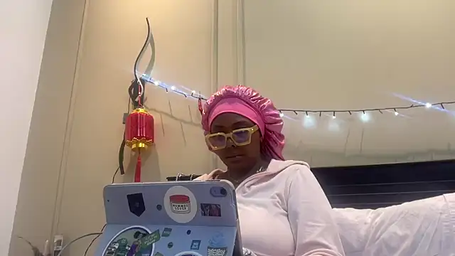 ChocolateCakeQueen online show from 03.11.25