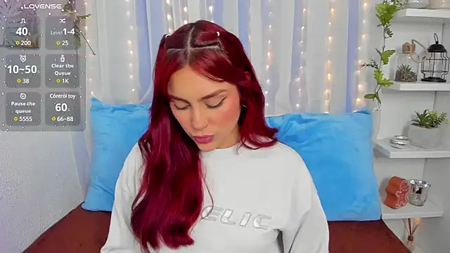 Snapshot of HazzelGray chatting on 12.03.24 HazzelGray online show from 12.03.24