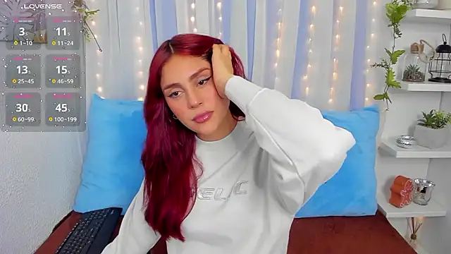 Snapshot of HazzelGray chatting on 12.03.24 HazzelGray online show from 12.03.24