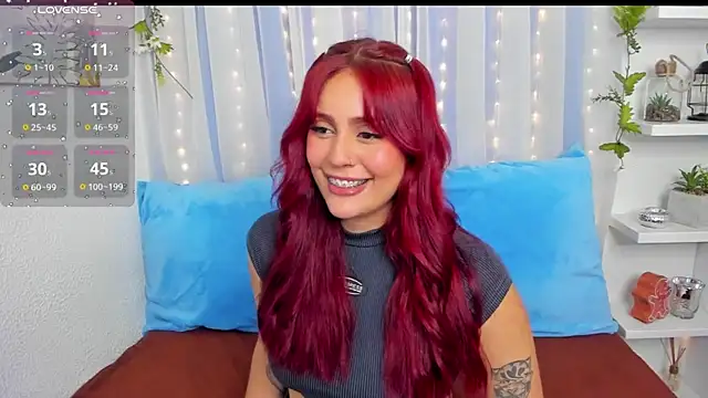 Snapshot of HazzelGray chatting on 12.13.24 HazzelGray online show from 12.13.24