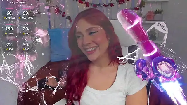 Snapshot of HazzelGray chatting on 12.17.24 HazzelGray online show from 12.17.24