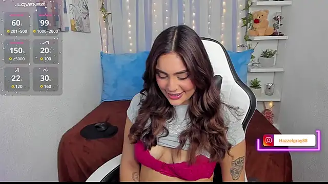 Snapshot of HazzelGray chatting on 02.26.25 HazzelGray online show from 02.26.25