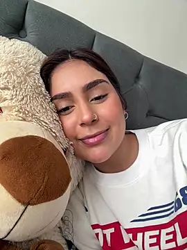 Snapshot of HazzelGray chatting on 02.27.25 HazzelGray online show from 02.27.25