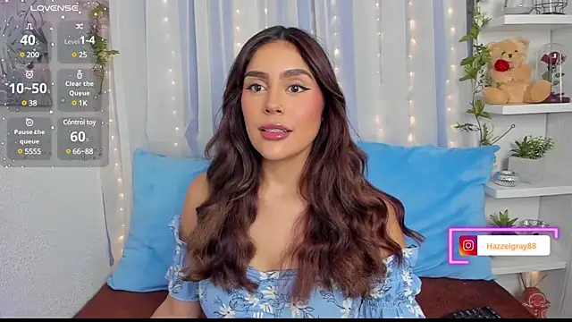 Snapshot of HazzelGray chatting on 02.28.25 HazzelGray online show from 02.28.25