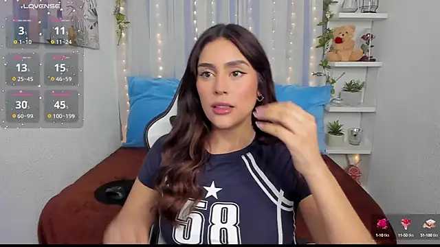 Snapshot of HazzelGray chatting on 03.11.25 HazzelGray online show from 03.11.25