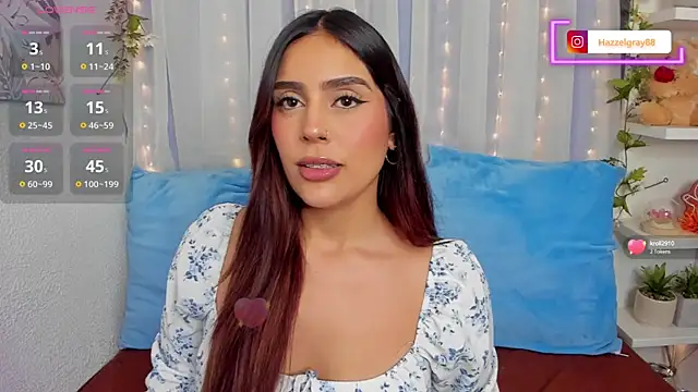 Snapshot of HazzelGray chatting on 09.19.25 HazzelGray online show from 09.19.25