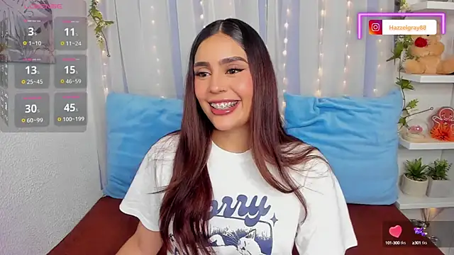 Snapshot of HazzelGray chatting on 09.24.25 HazzelGray online show from 09.24.25