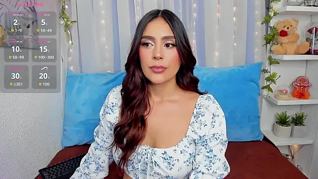 Snapshot of HazzelGray chatting on 10.17.25 HazzelGray online show from 10.17.25