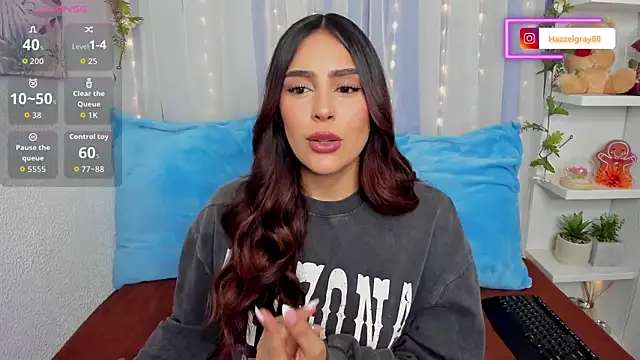 Snapshot of HazzelGray chatting on 10.24.25 HazzelGray online show from 10.24.25