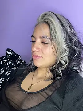 hannahb-e online show from 03.08.25