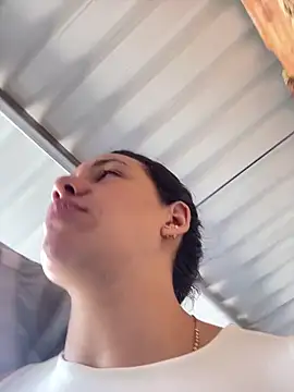 hannahb-e online show from 12.18.25