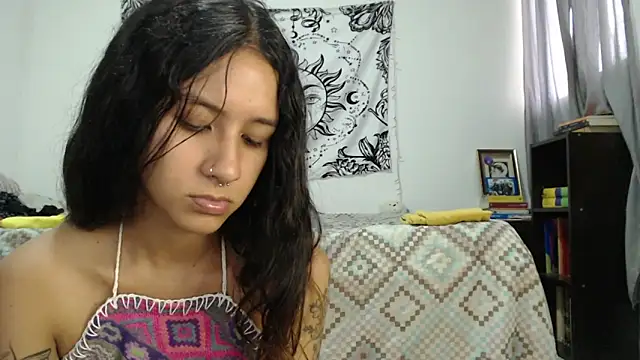 Snapshot of AlinaWoolf_ chatting on 12.27.24 AlinaWoolf  online show from 12.27.24