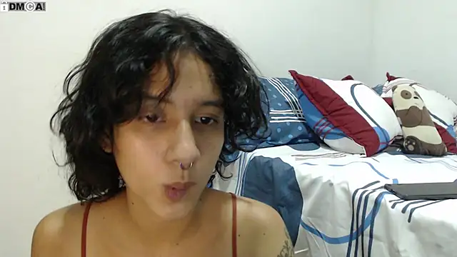 Snapshot of AlinaWoolf_ chatting on 10.03.25 AlinaWoolf  online show from 10.03.25