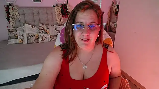 Snapshot of katie_joness_ chatting on 01.16.25 katie joness online show from 01.16.25