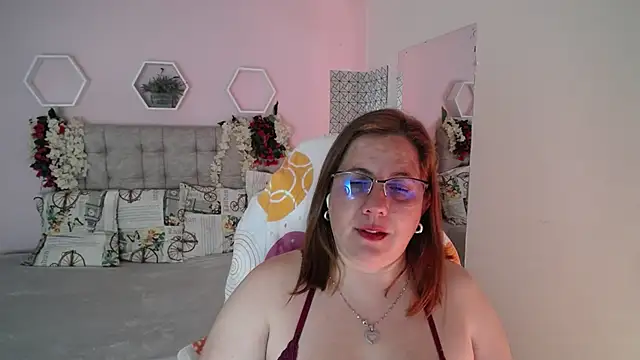 Snapshot of katie_joness_ chatting on 01.19.25 katie joness online show from 01.19.25