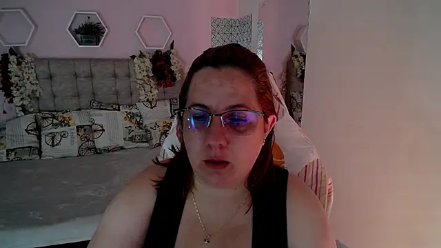 Snapshot of katie_joness_ chatting on 01.22.25 katie joness online show from 01.22.25