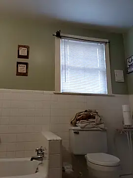 Snapshot of mariah2299 chatting on 12.10.24 mariah2299 online show from 12.10.24