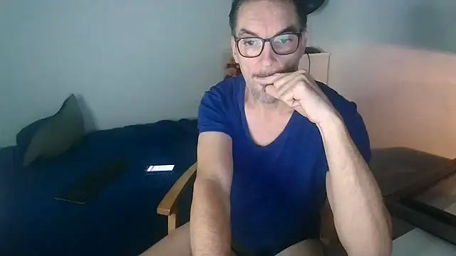 Snapshot of francky-libertin chatting on 01.21.25 francky-libertin online show from 01.21.25