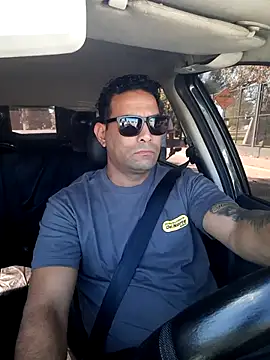 hecwil8 online show from 11.24.25