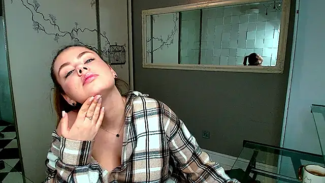 Snapshot of IsabellaBler chatting on 12.29.24 IsabellaBler online show from 12.29.24