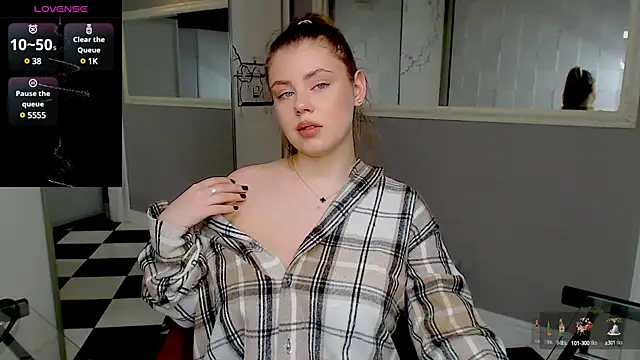 Snapshot of IsabellaBler chatting on 01.24.25 IsabellaBler online show from 01.24.25