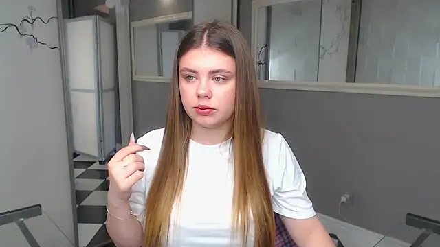 Snapshot of IsabellaBler chatting on 03.21.25 IsabellaBler online show from 03.21.25