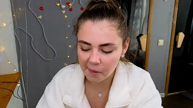 Snapshot of IsabellaBler chatting on 09.26.25 IsabellaBler online show from 09.26.25