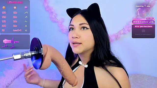 pauline golden1 online show from 01.30.25