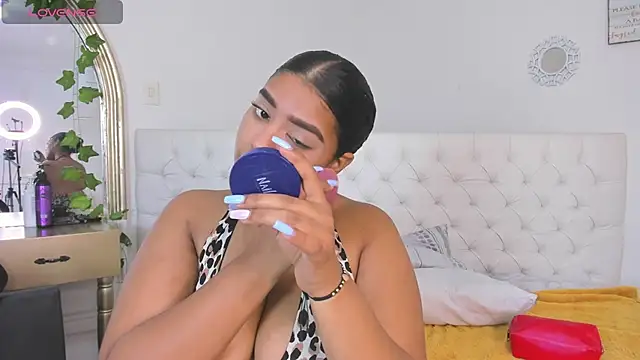 sharlot evans  online show from 01.12.26