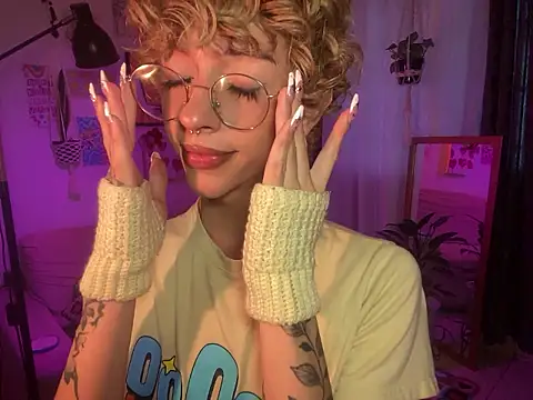 Snapshot of lyamthommpson chatting on 03.16.26 lyamthommpson online show from 03.16.26