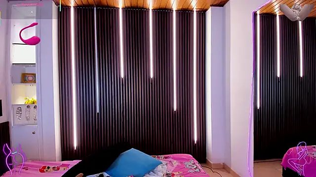 victoria mooree online show from 02.26.26